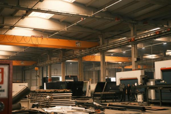 Verifica ventennale gru con prova di carico